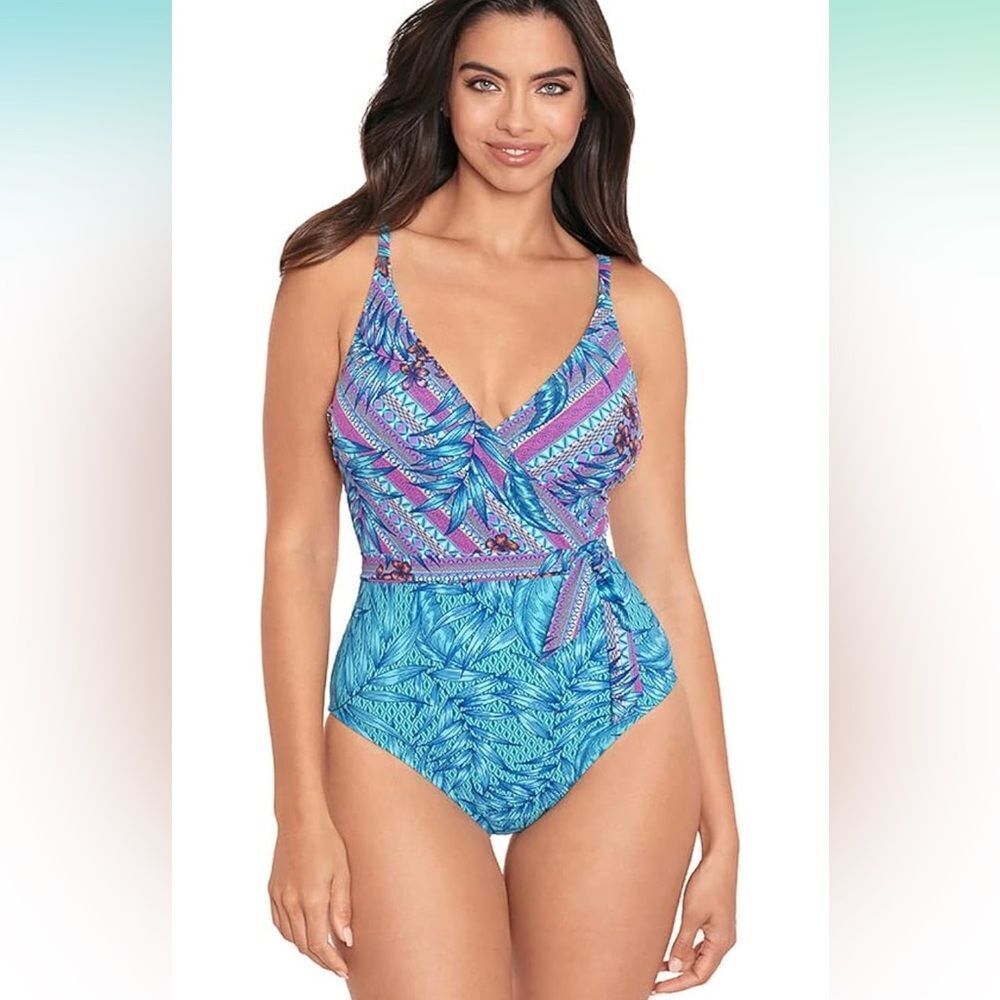 SkinnyDippers by Miraclesuit One Piece Swimsuit
Kiss Kiss